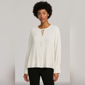 Simply Vera Verawang Size M Elegant White Women's Top